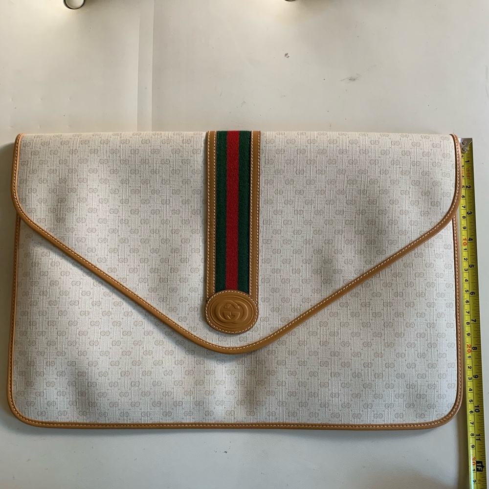 Gucci (Authentic) Leather Envelope Bag